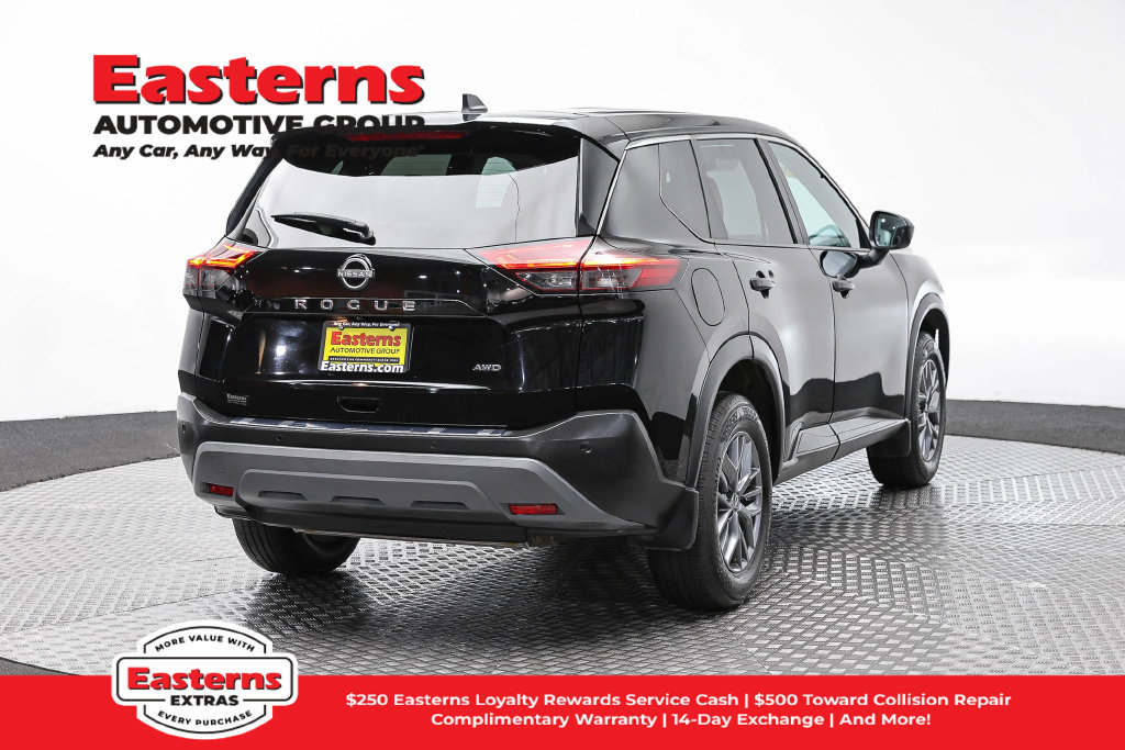 Used 2023 Nissan Rogue S AWD/4WD image 6
