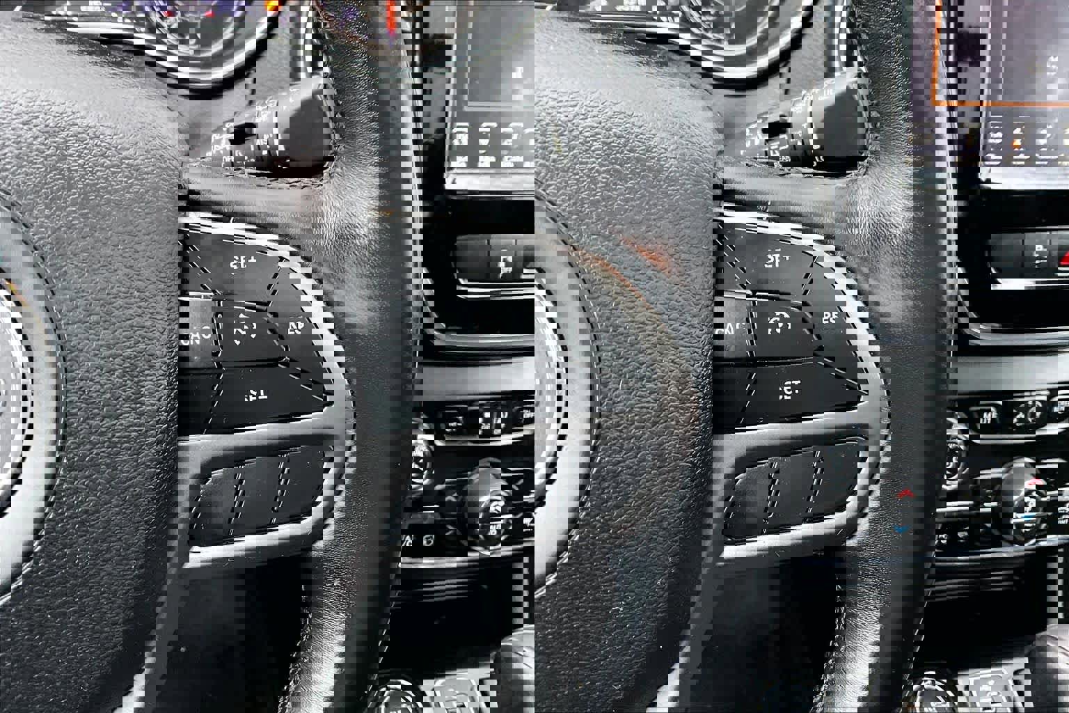 Used 2019 Jeep Cherokee Limited image 24