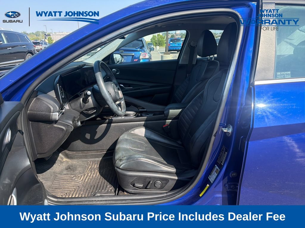 Used 2022 Hyundai Elantra Limited FWD image 19