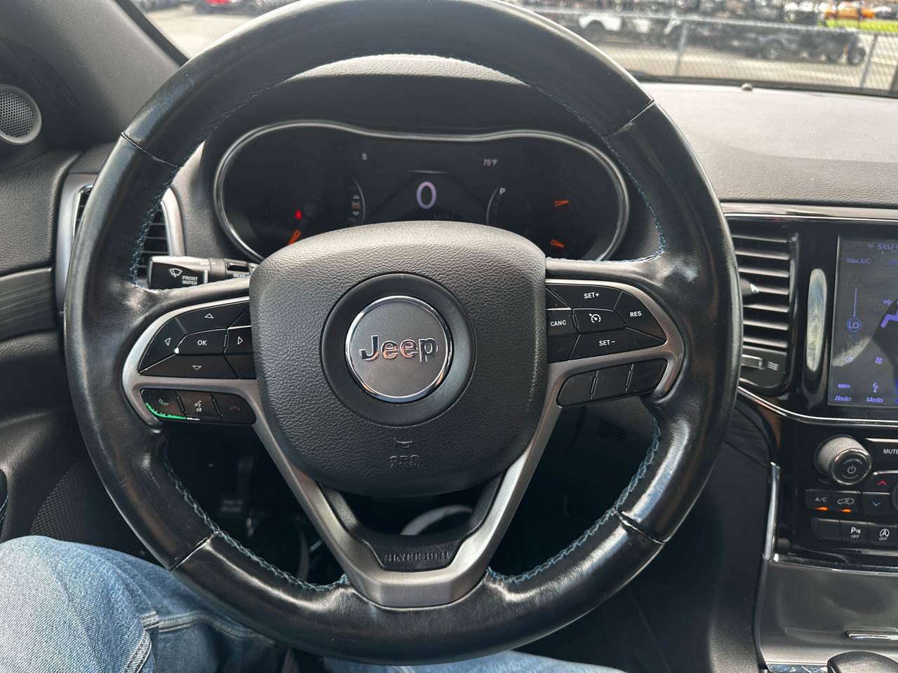 Used 2019 Jeep Grand Cherokee Laredo image 11