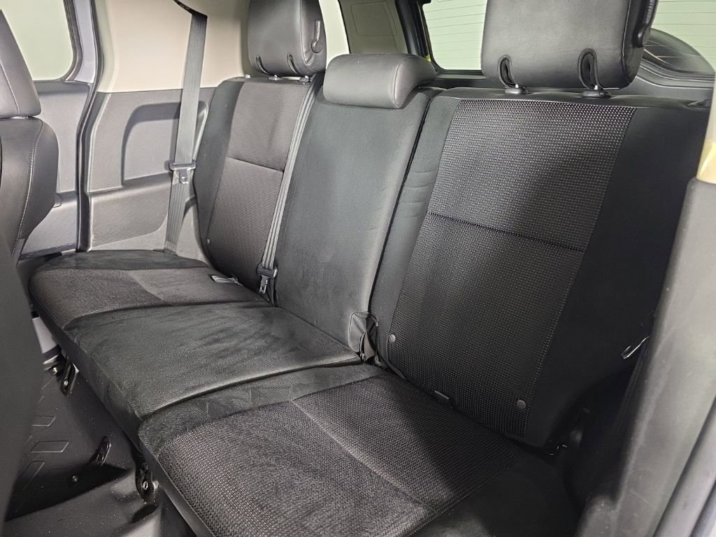 Used 2014 Toyota FJ Cruiser 4WD w/ Convenience Package image 16