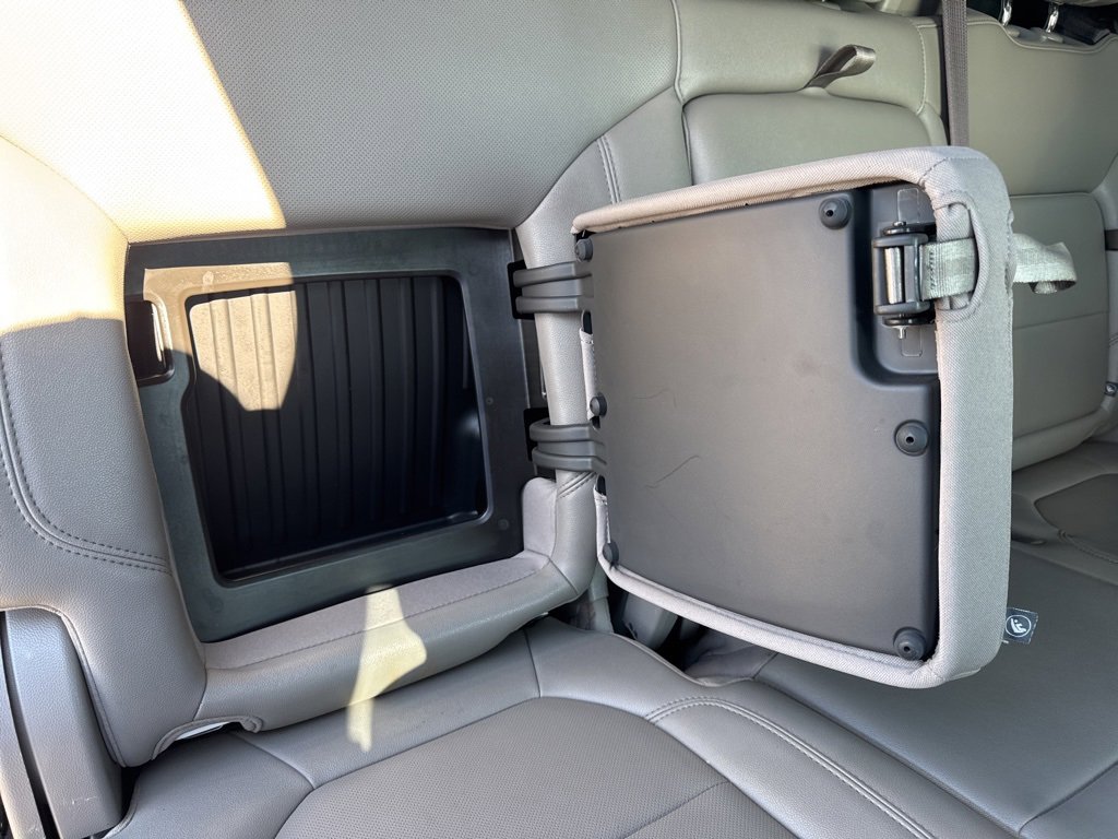 Used 2021 GMC Sierra 3500 SLT w/ SLT Preferred Package image 20