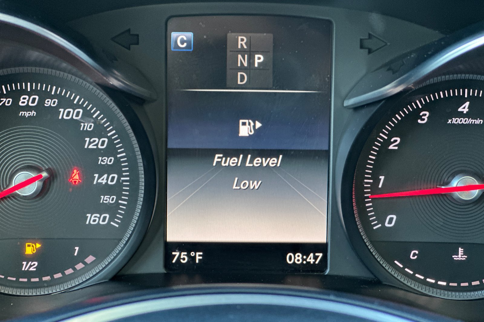 Used 2019 Mercedes-Benz GLC 300 4MATIC image 27