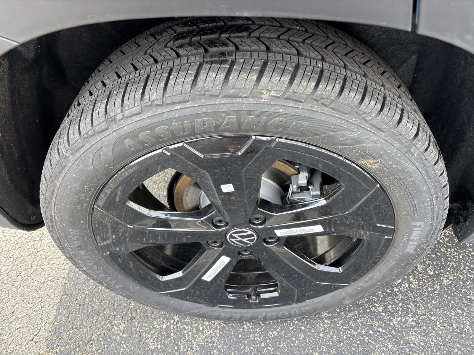 New 2026 Volkswagen Taos SEL AWD/4WD image 10