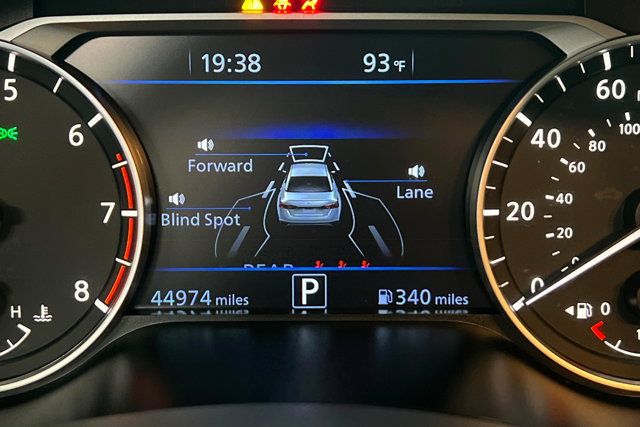 Used 2025 Nissan Altima 2.5 SV w/ SV Premium Package FWD image 14
