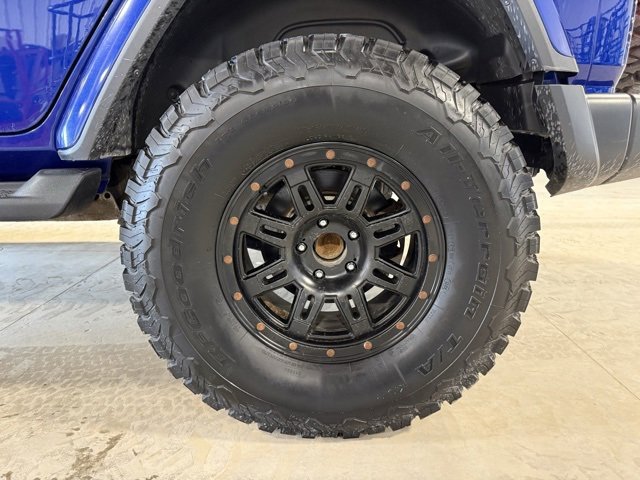 Used 2018 Jeep Wrangler Unlimited Sahara w/ Dual Top Group image 41