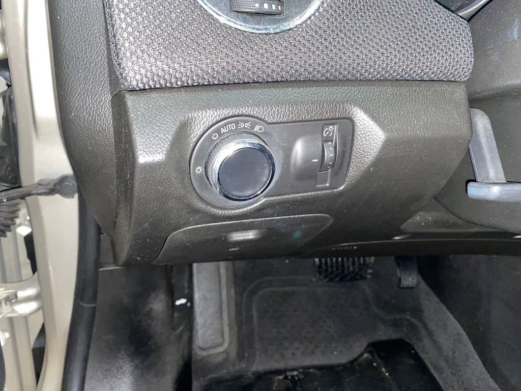 Used 2016 Chevrolet Cruze LT w/ Technology Package image 22