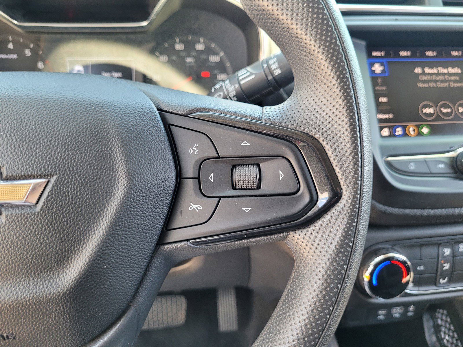 Used 2023 Chevrolet TrailBlazer LT FWD image 23