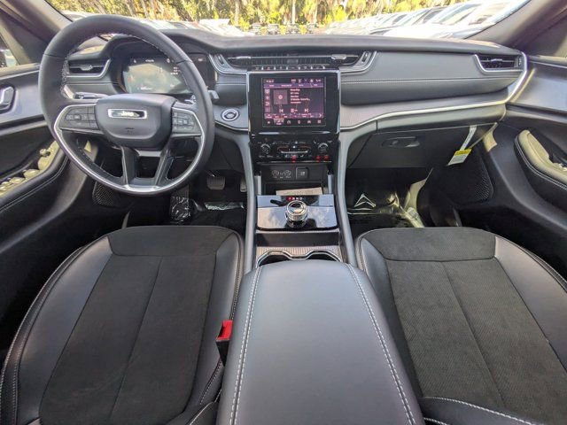 New 2025 Jeep Grand Cherokee L Altitude image 13