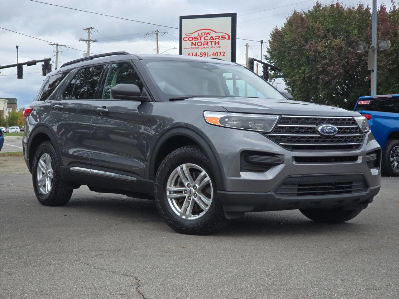 Used 2022 Ford Explorer XLT image 2