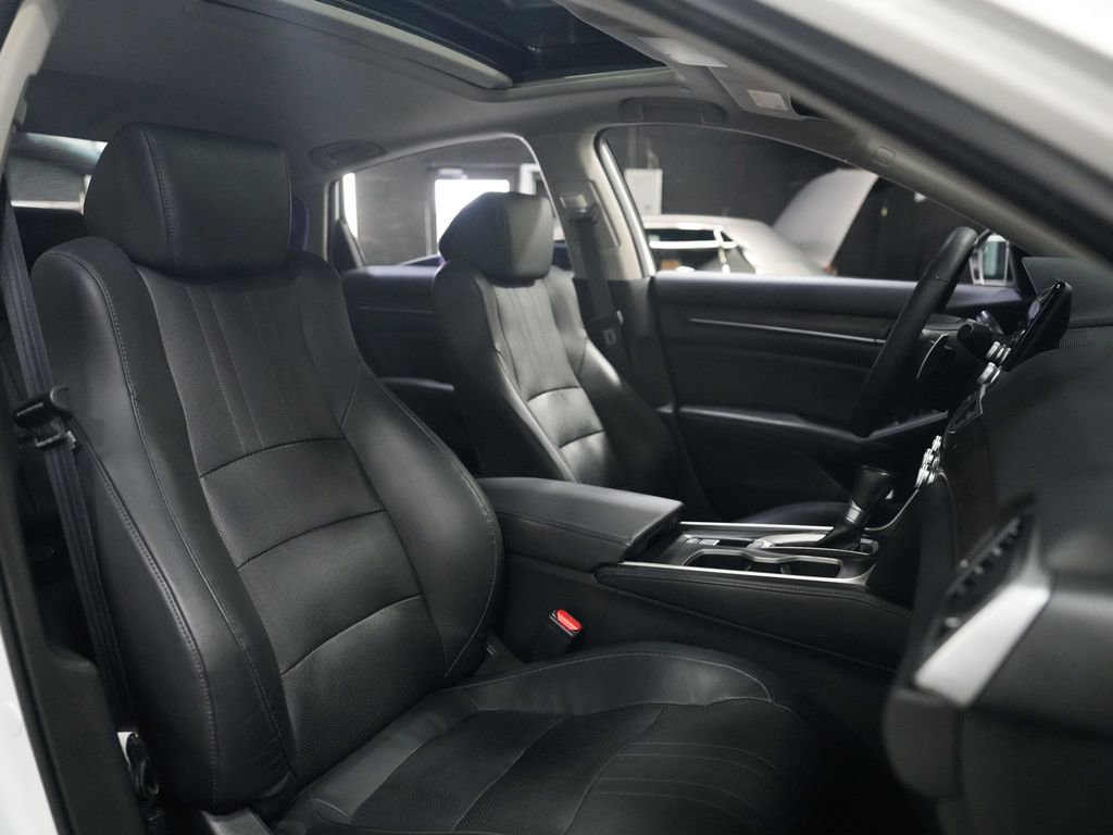 Used 2018 Honda Accord Touring image 38