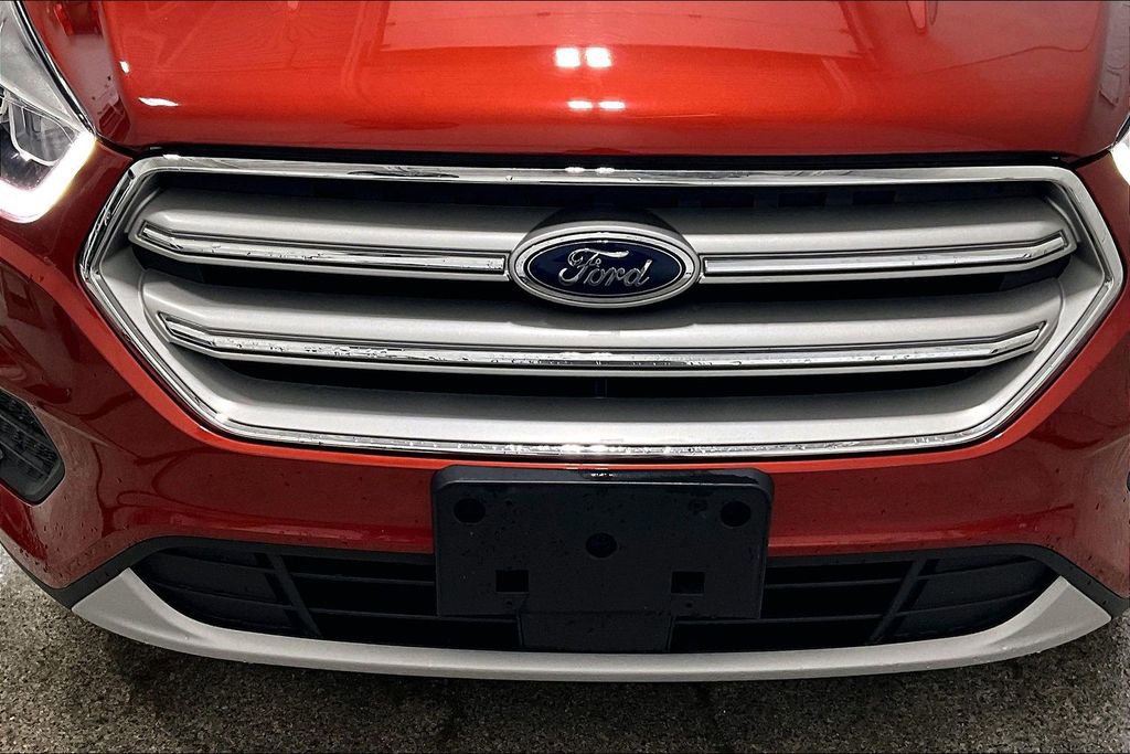 Used 2019 Ford Escape SEL w/ Ford Safe & Smart Package AWD/4WD image 30