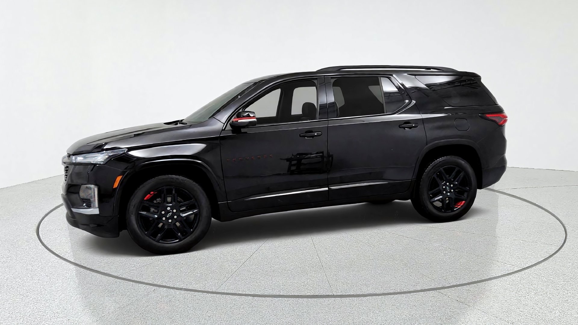 Certified 2023 Chevrolet Traverse Premier w/ Redline Edition FWD image 2