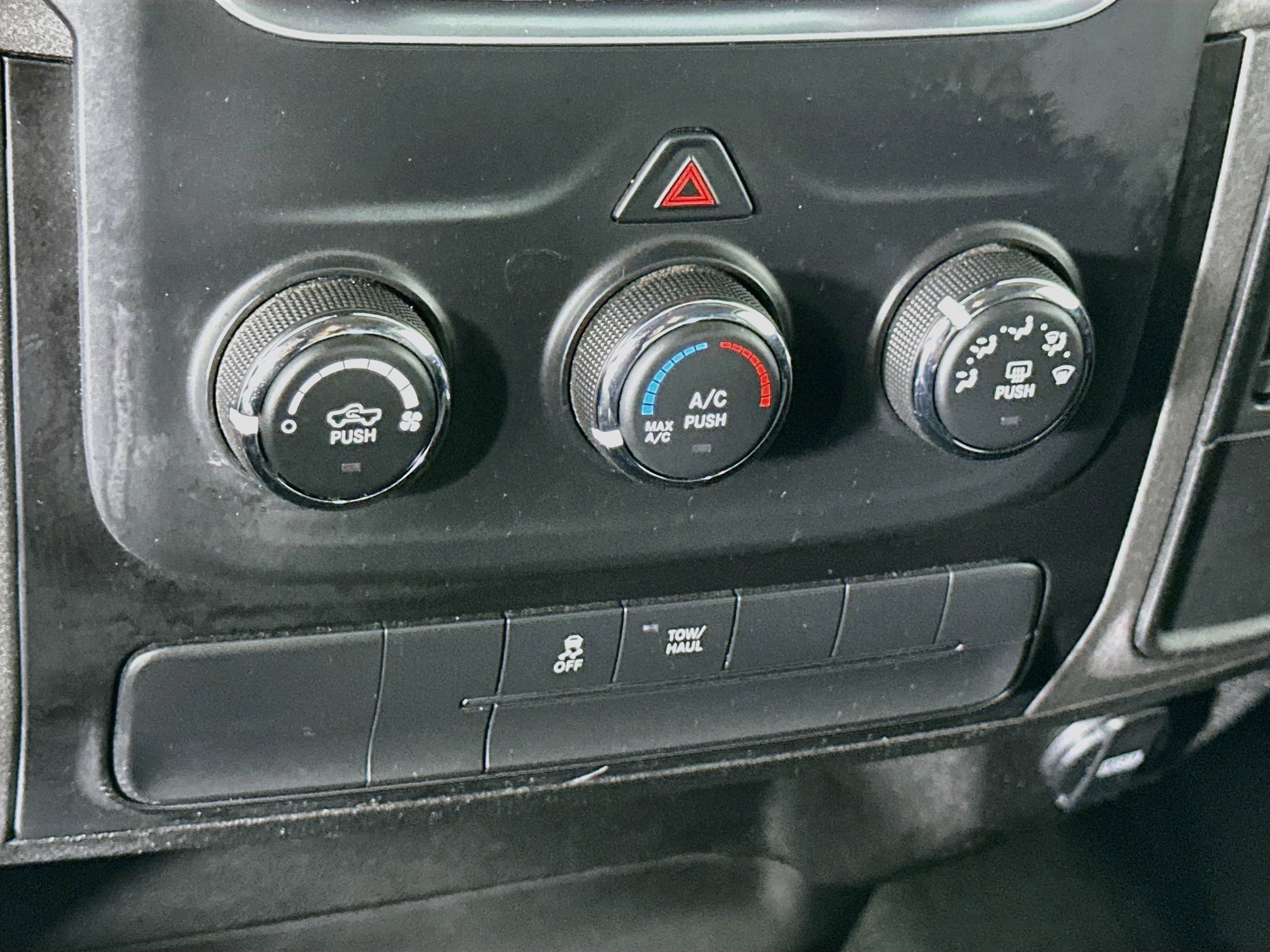 Used 2020 RAM 1500 Tradesman AWD/4WD image 23