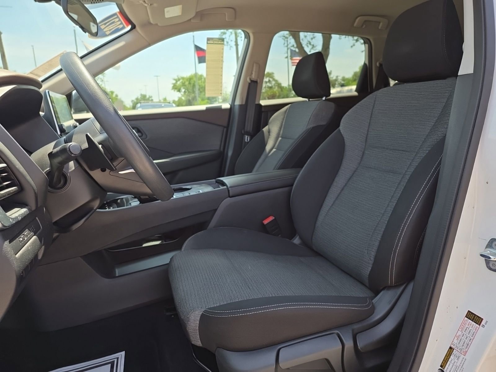 Used 2021 Nissan Rogue S FWD image 18