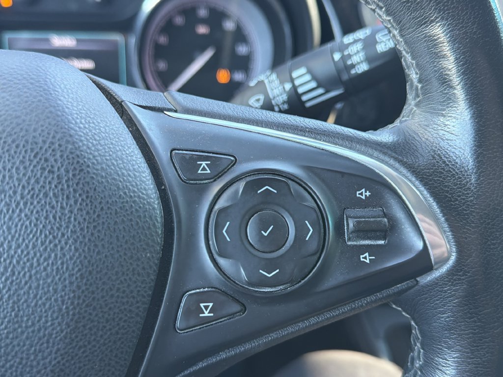 Used 2020 Buick Envision Essence FWD image 25