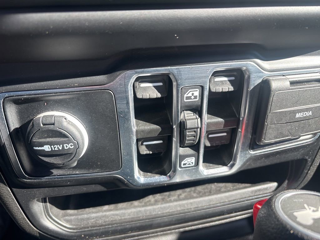 Used 2022 Jeep Wrangler Unlimited Sahara w/ LED Lighting Group image 28