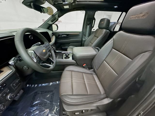 Used 2025 Chevrolet Suburban High Country AWD/4WD image 24