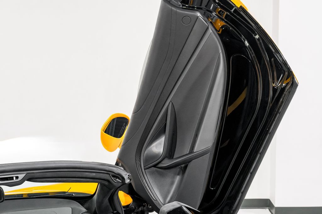 Used 2022 McLaren 720S Spider image 31
