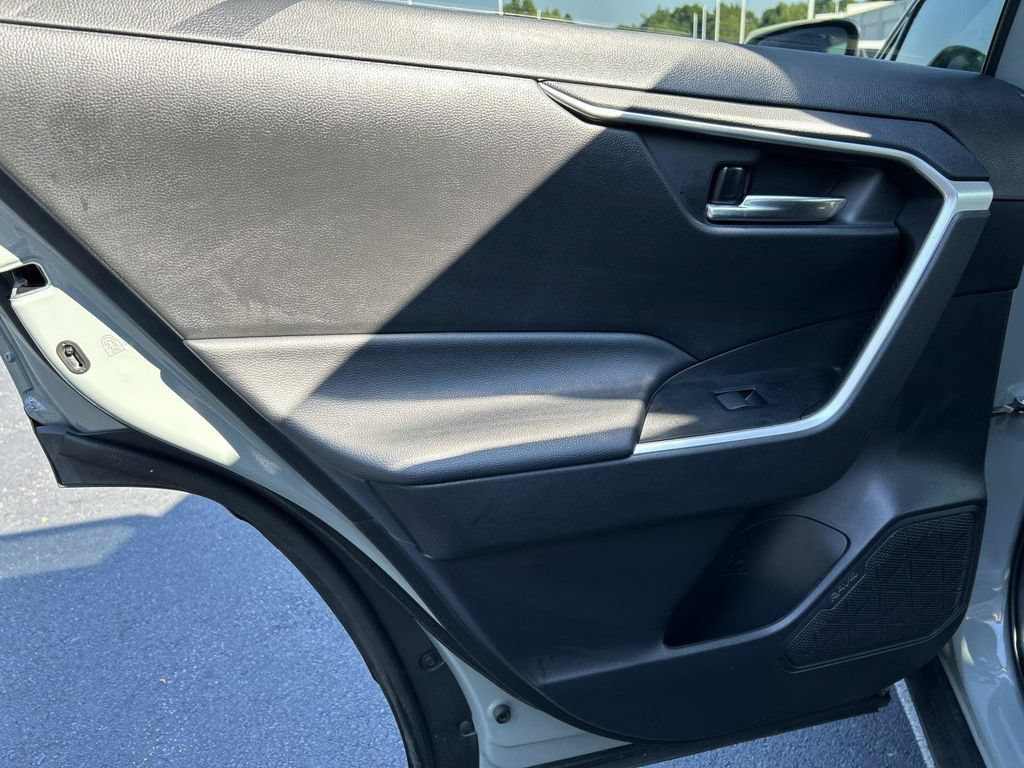 Used 2021 Toyota RAV4 XLE w/ Convenience Package FWD image 13