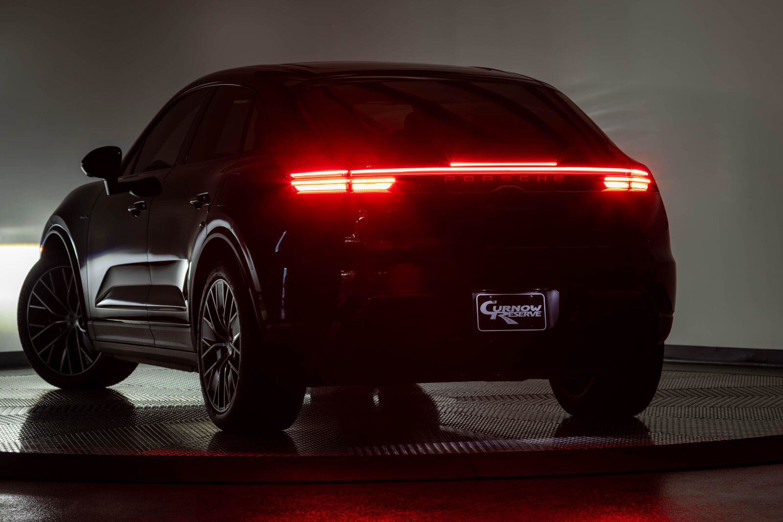 Used 2025 Porsche Macan 4S Electric AWD/4WD image 23