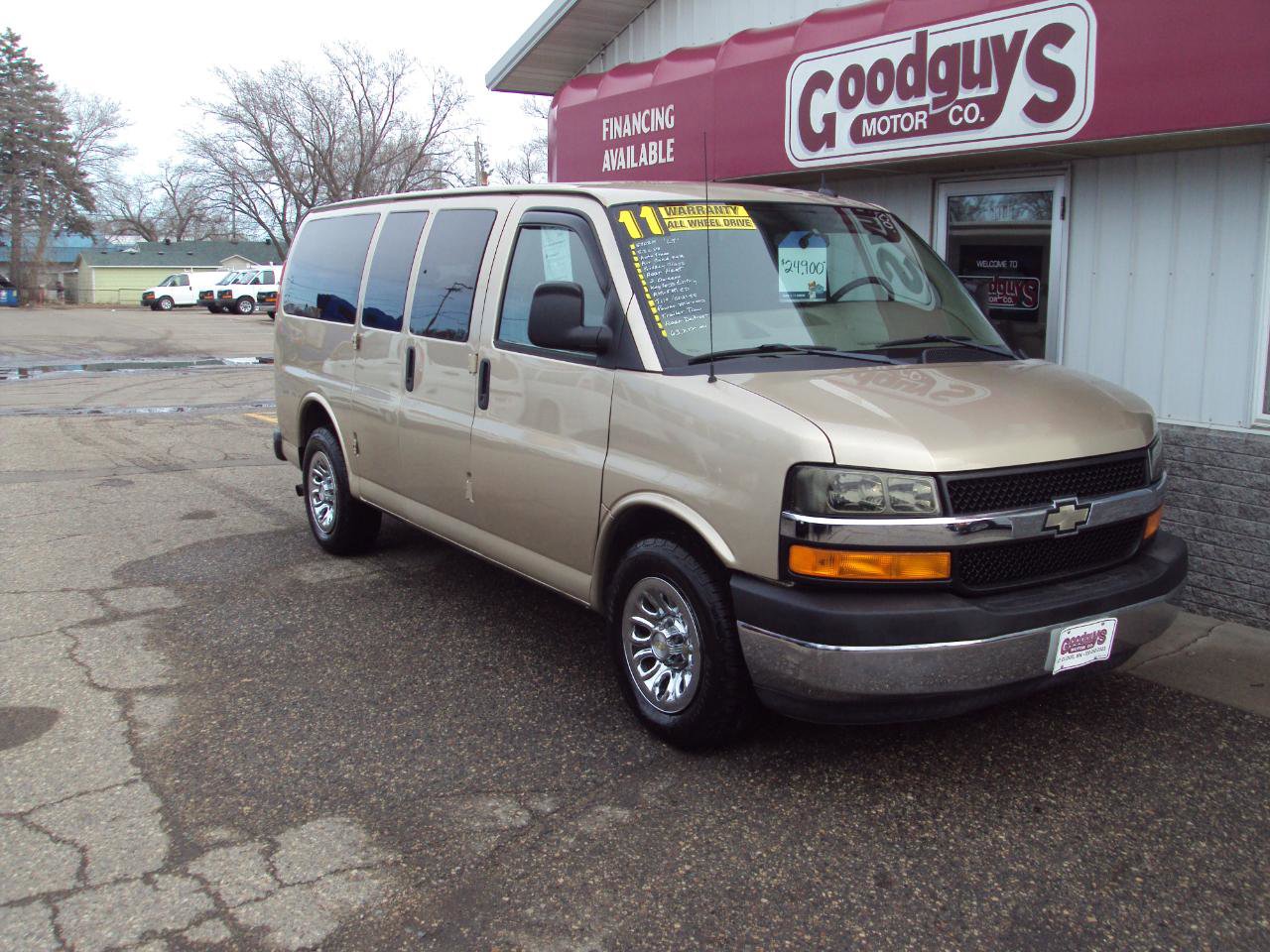 Used 2011 Chevrolet Express 1500 LT w/ LT Preferred Equipment Group image 2