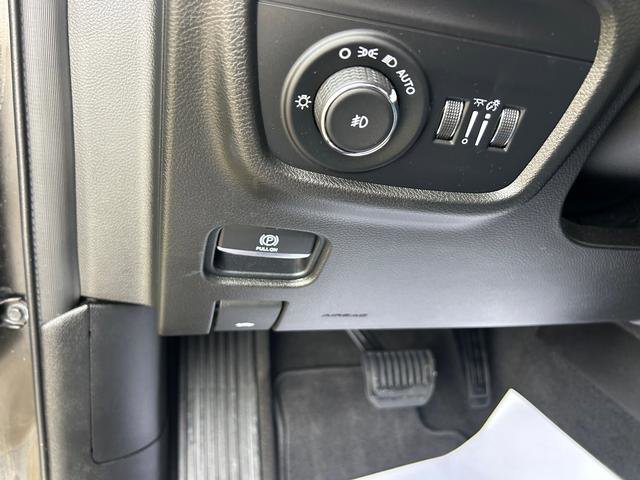 Used 2021 Jeep Grand Cherokee L Overland w/ Luxury Tech Group IV image 18