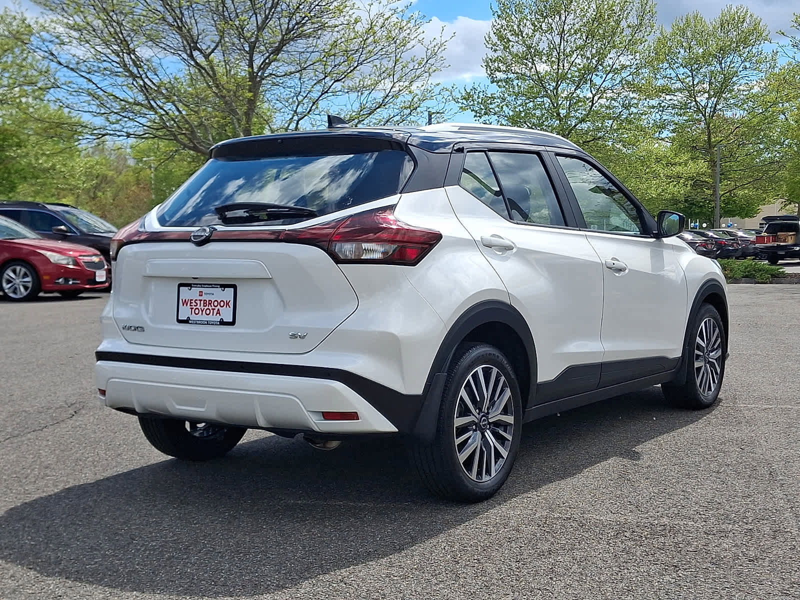 Used 2024 Nissan Kicks SV FWD image 5