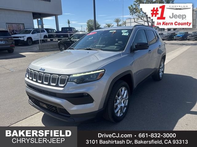 Certified 2022 Jeep Compass Latitude w/ Sun and Sound Group AWD/4WD image 1