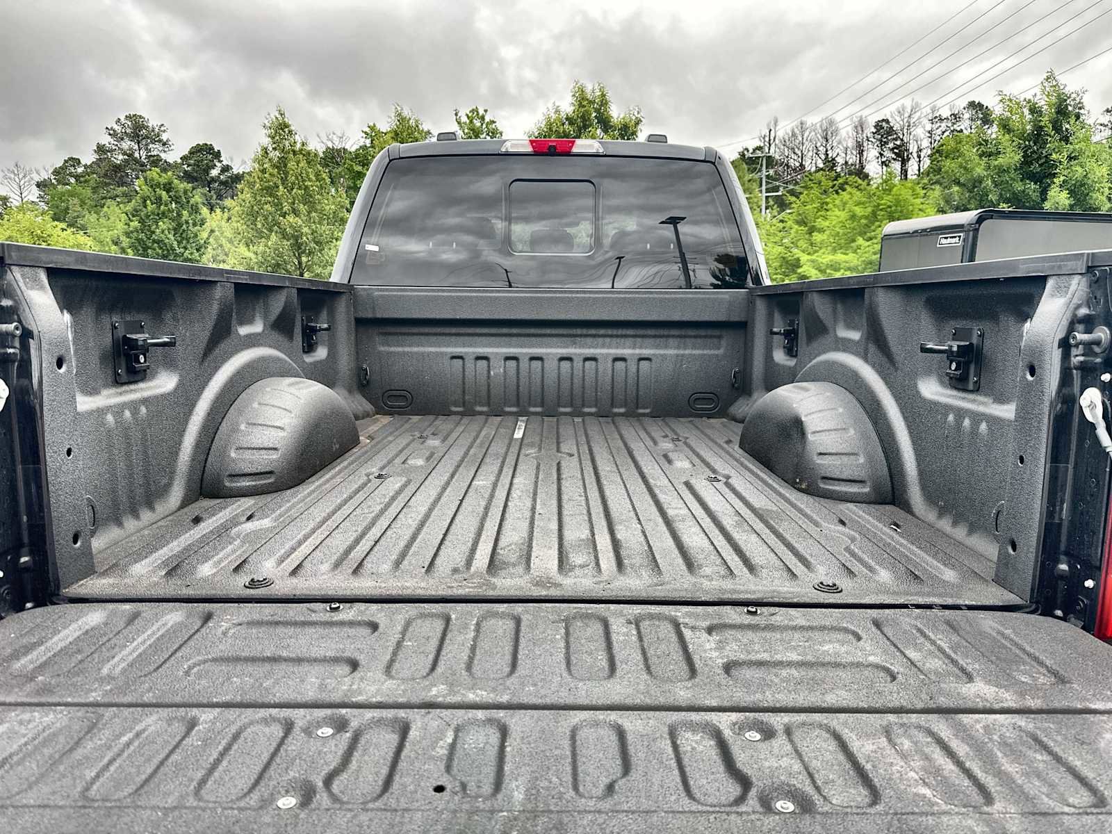 Used 2022 Ford F350 Limited w/ FX4 Off-Road Package AWD/4WD image 17