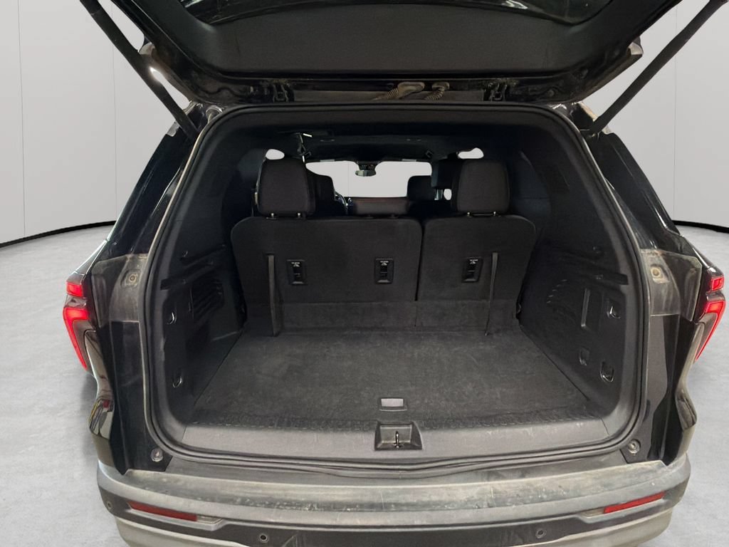 Used 2025 Chevrolet Traverse Z71 AWD/4WD image 38
