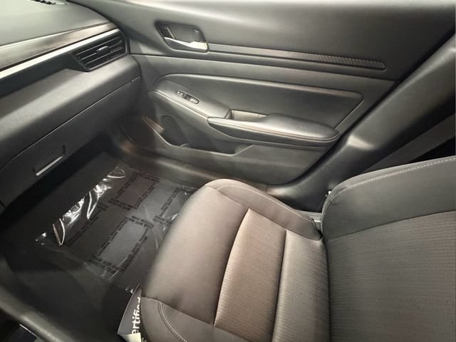 Used 2024 Nissan Altima 2.5 SV FWD image 24