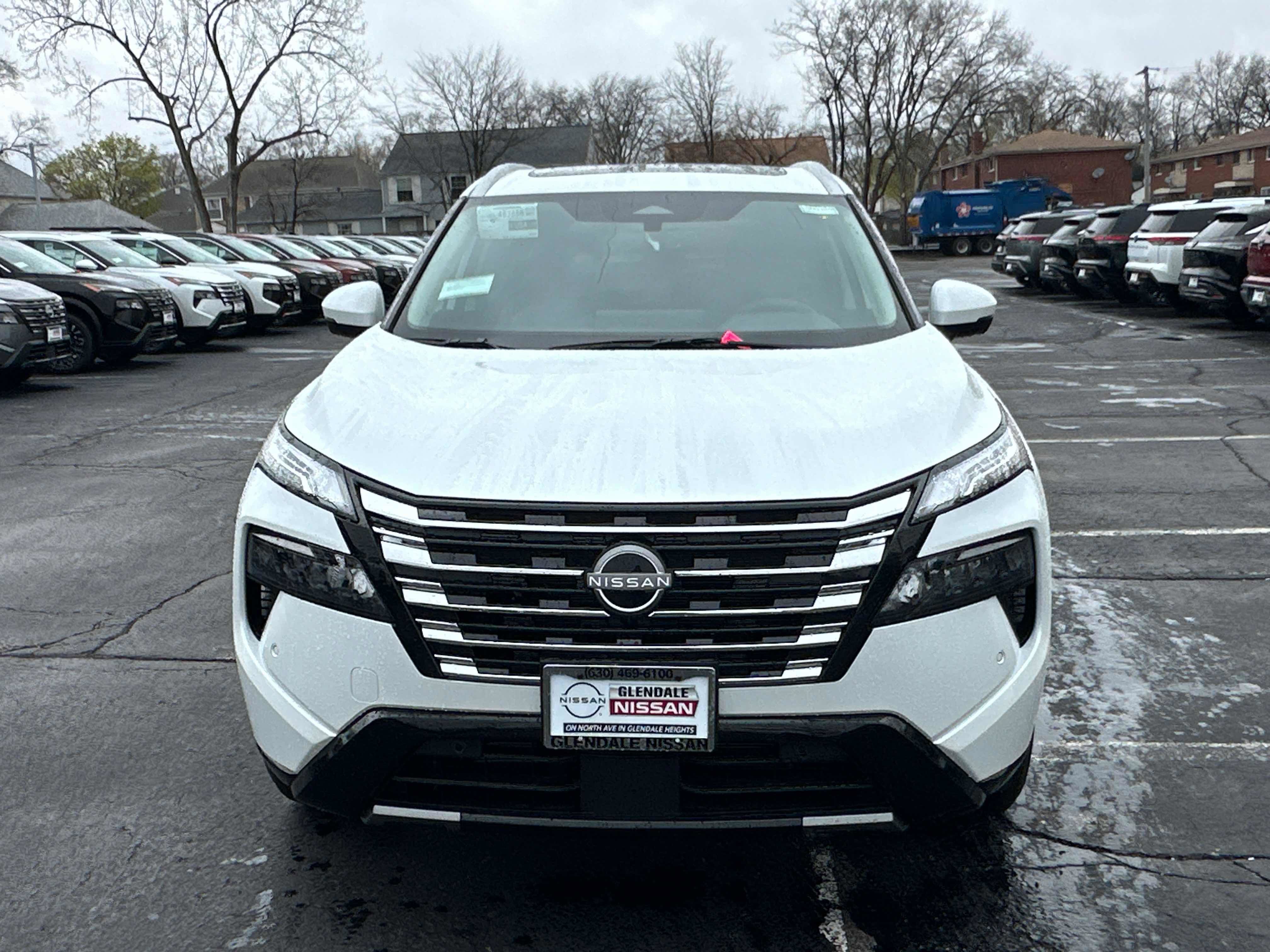 New 2026 Nissan Rogue Platinum image 2