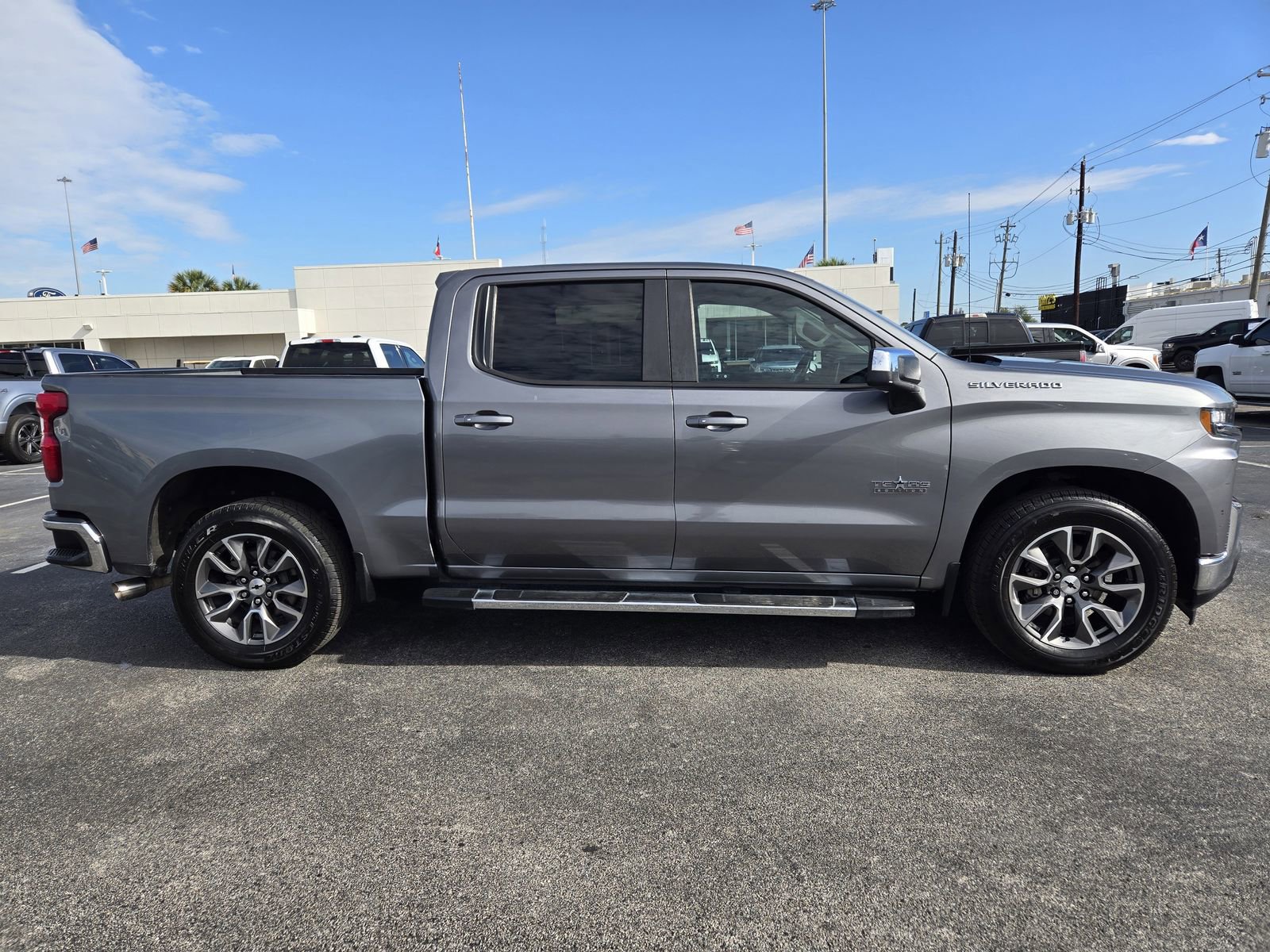 Used 2019 Chevrolet Silverado 1500 LT w/ Texas Edition image 4