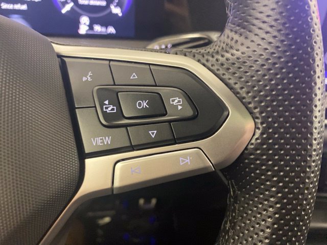Used 2025 Volkswagen Tiguan SE R-Line AWD/4WD image 15