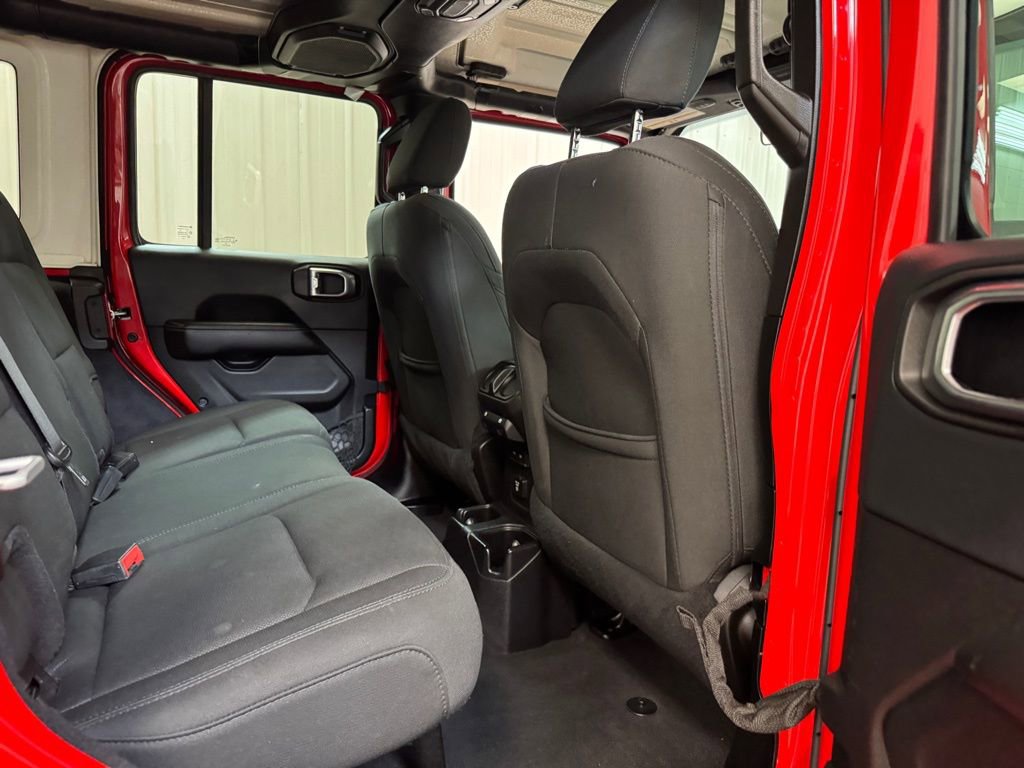 Used 2019 Jeep Wrangler Unlimited Sahara image 23