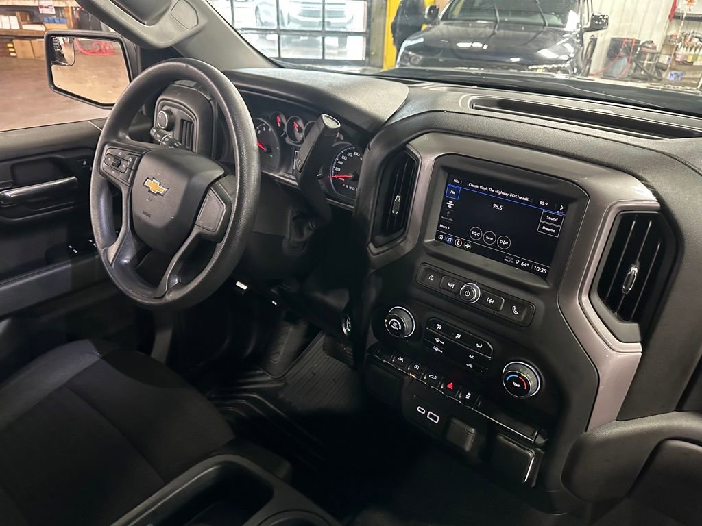 Used 2024 Chevrolet Silverado 1500 Custom AWD/4WD image 31
