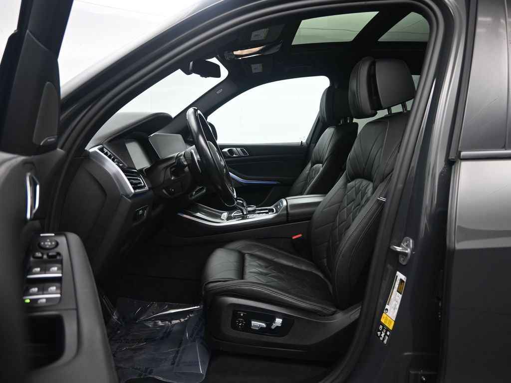 Used 2023 BMW X5 M50i w/ Executive Package image 28