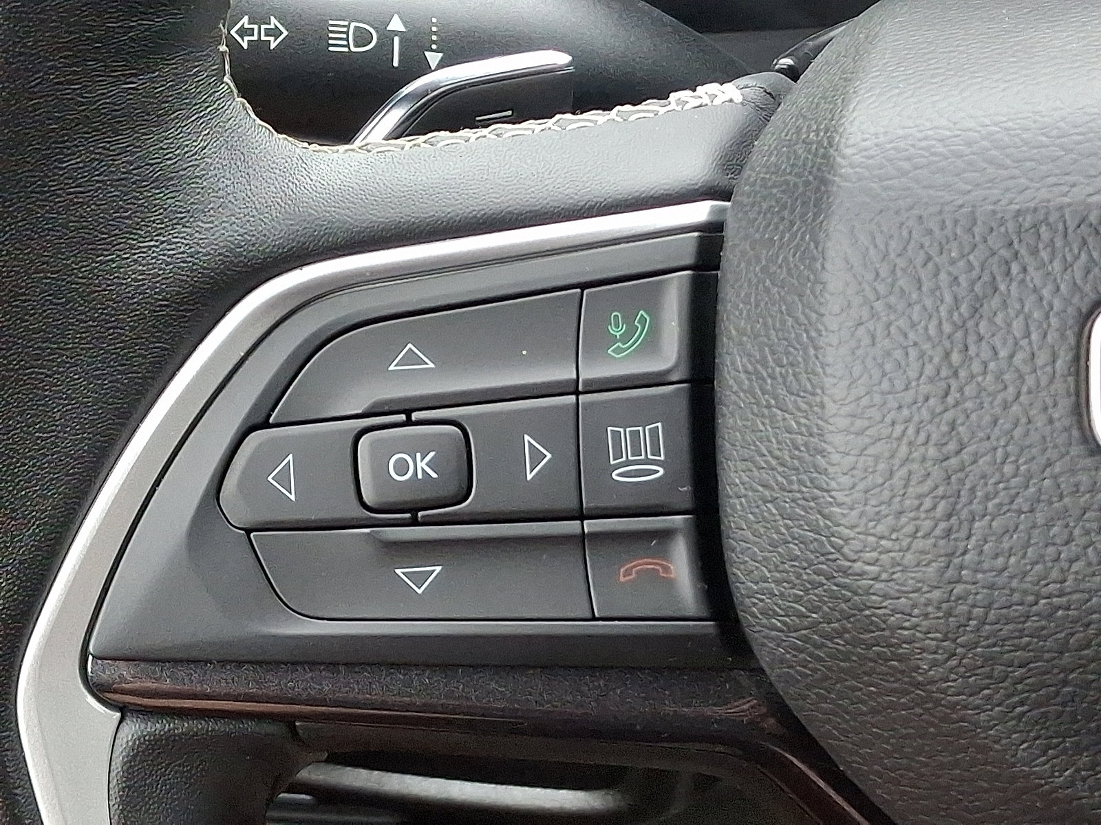 Certified 2022 Jeep Grand Cherokee L Laredo image 23