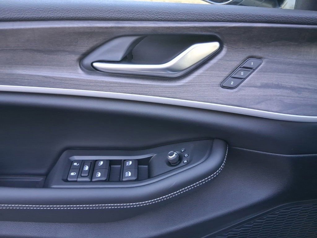 New 2025 Jeep Grand Cherokee L Limited w/ Trailer Tow Package image 21