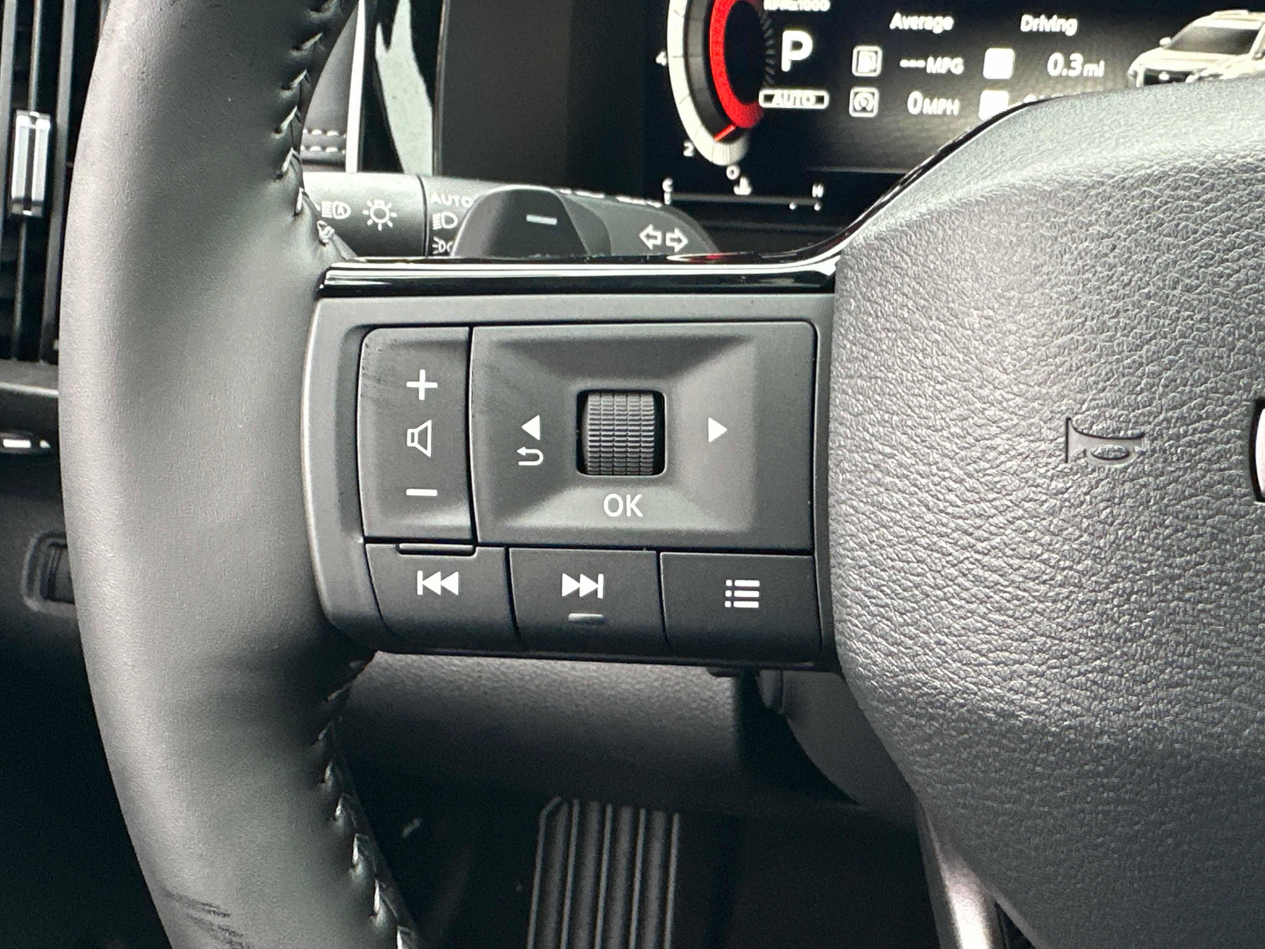 New 2026 Nissan Pathfinder Platinum AWD/4WD image 37