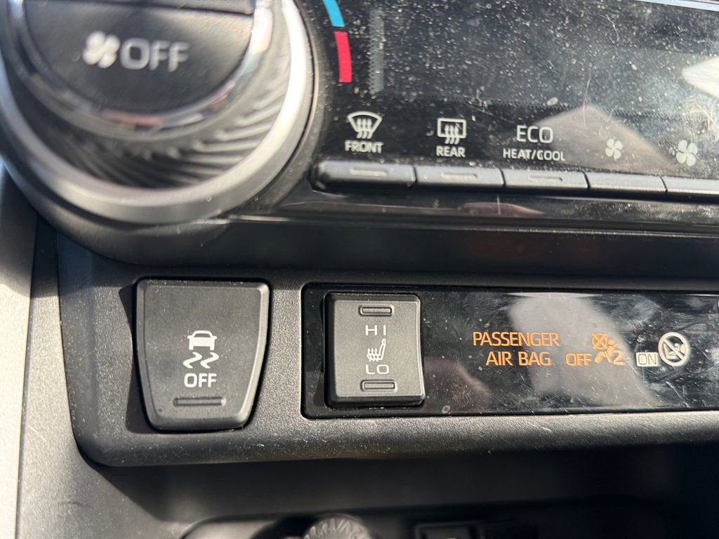 Used 2020 Toyota RAV4 XSE image 28
