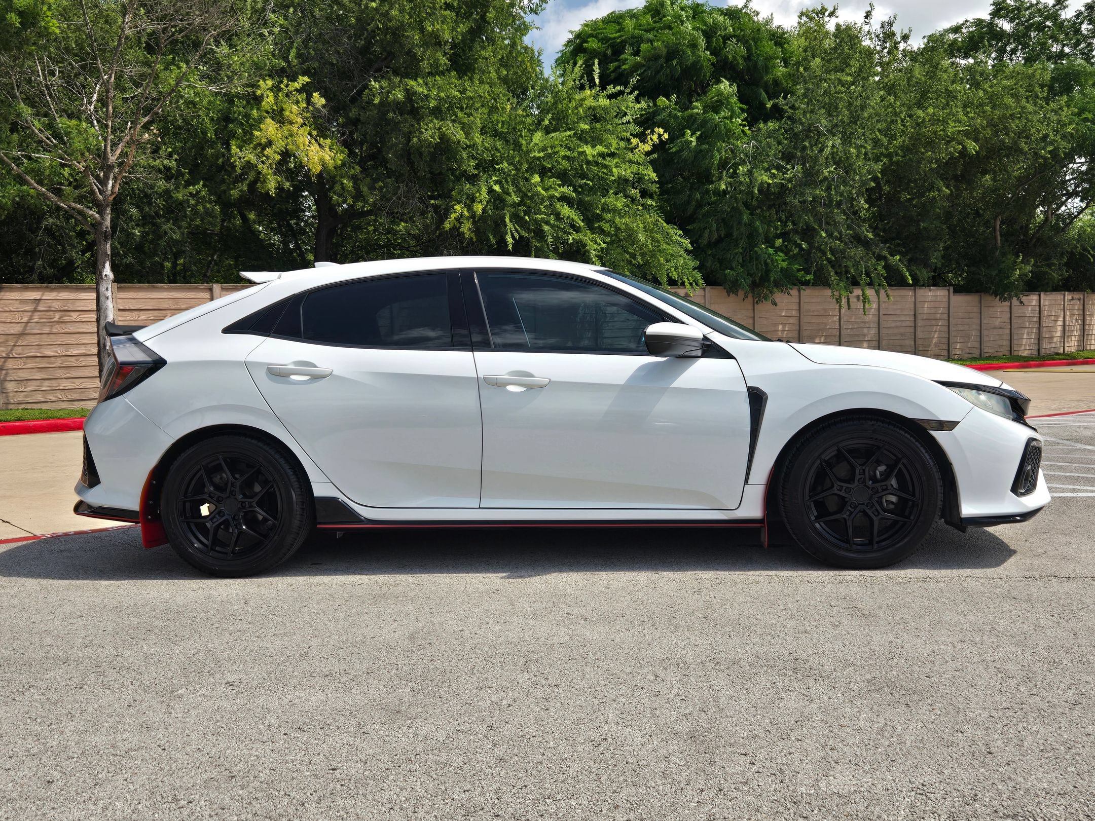 Used 2018 Honda Civic Sport image 2