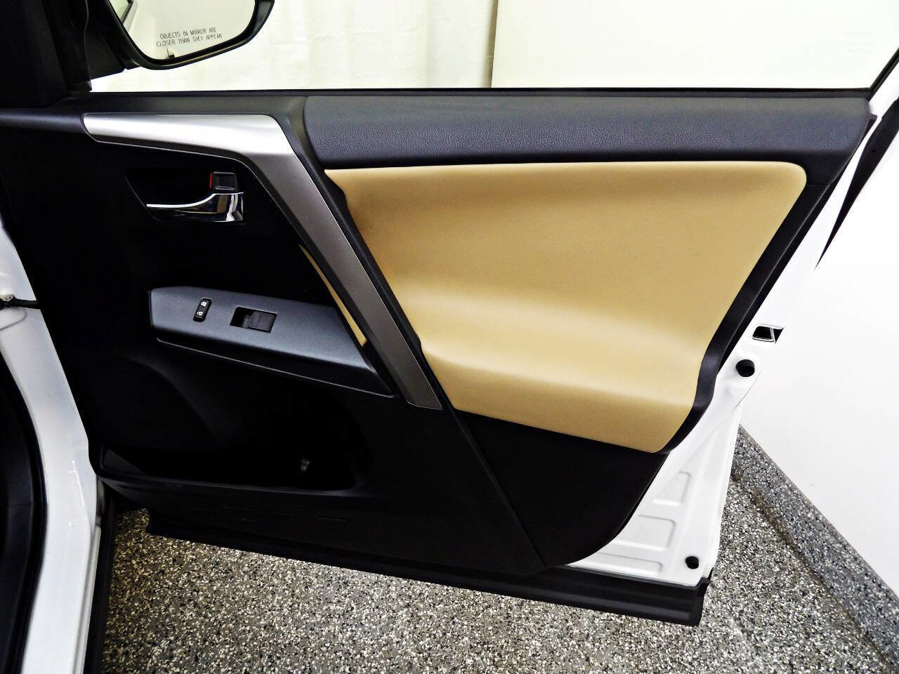 Used 2016 Toyota RAV4 XLE AWD/4WD image 11