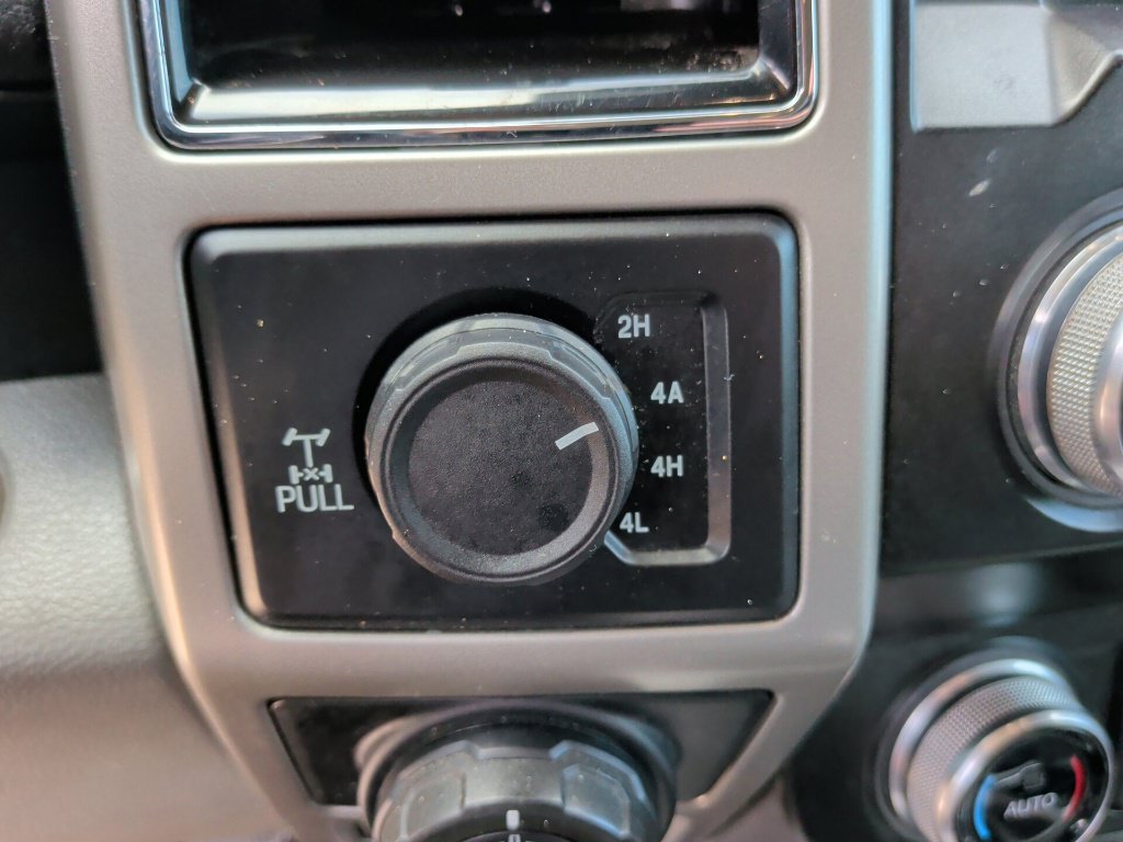 Used 2019 Ford F150 Lariat w/ Equipment Group 502A Luxury AWD/4WD image 31