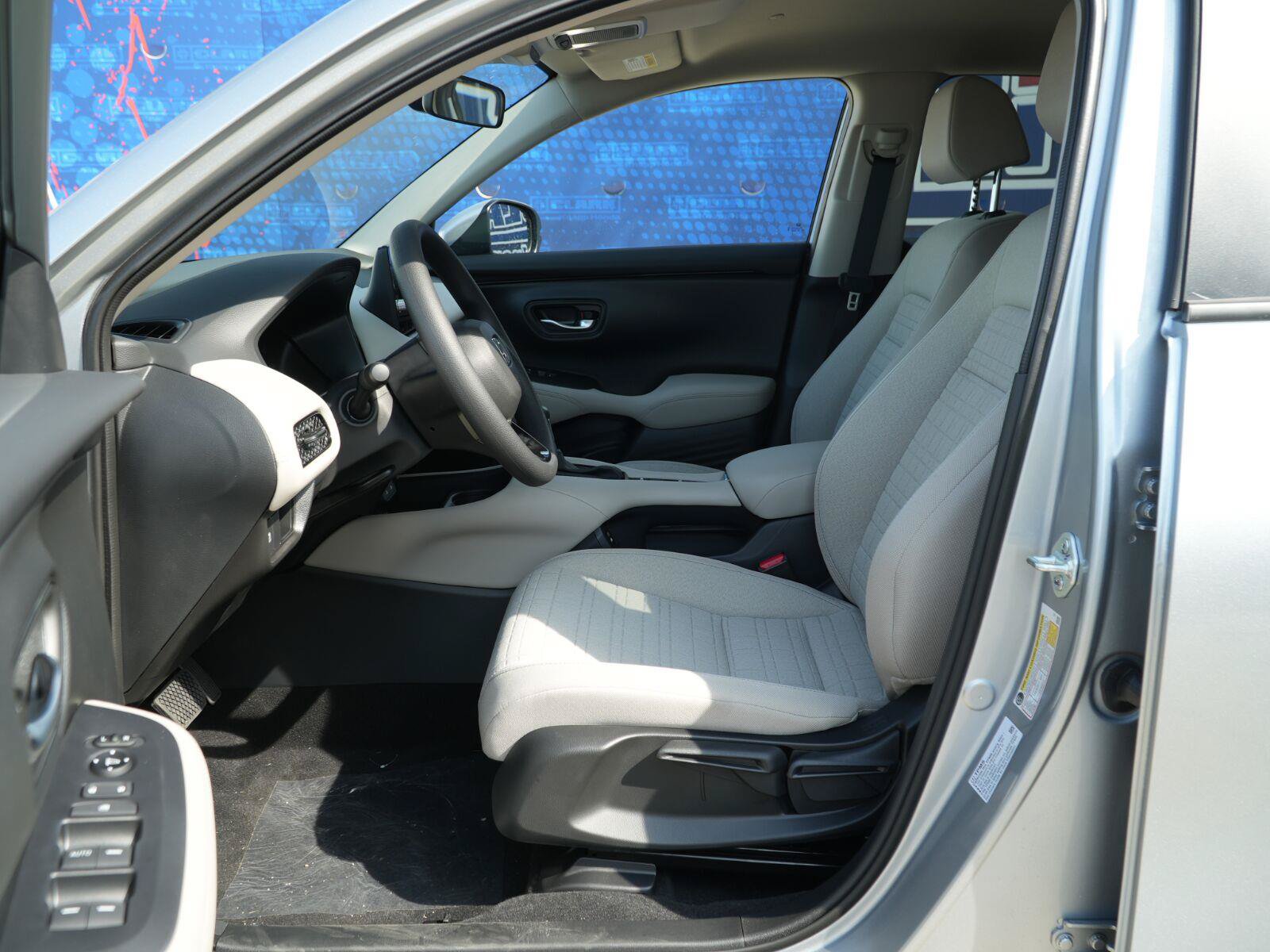 New 2027 Honda HR-V LX image 16