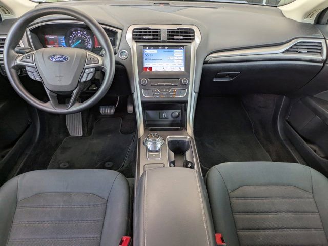 Used 2018 Ford Fusion SE w/ Fusion SE Technology Package image 12