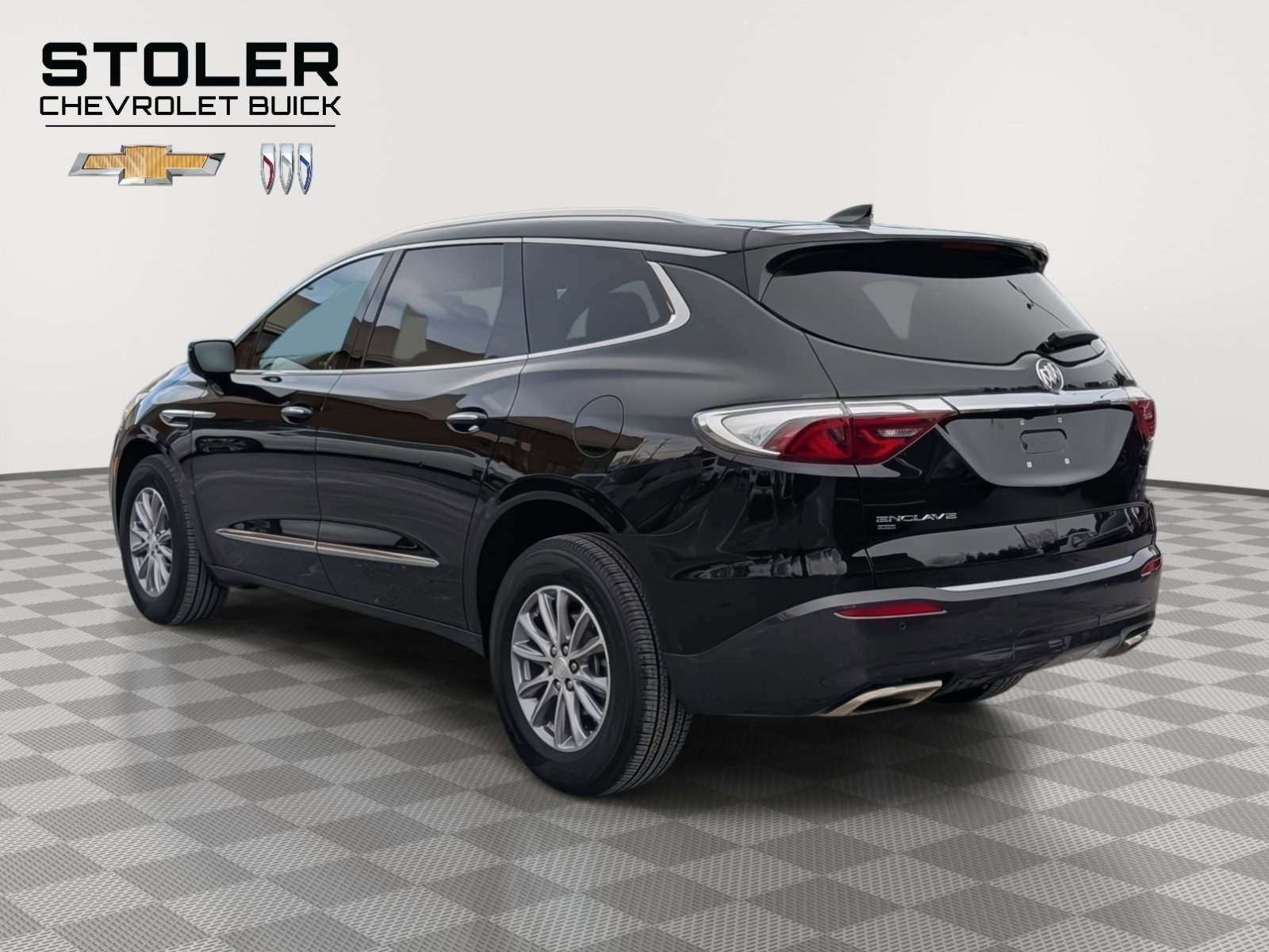 Used 2022 Buick Enclave Essence image 3