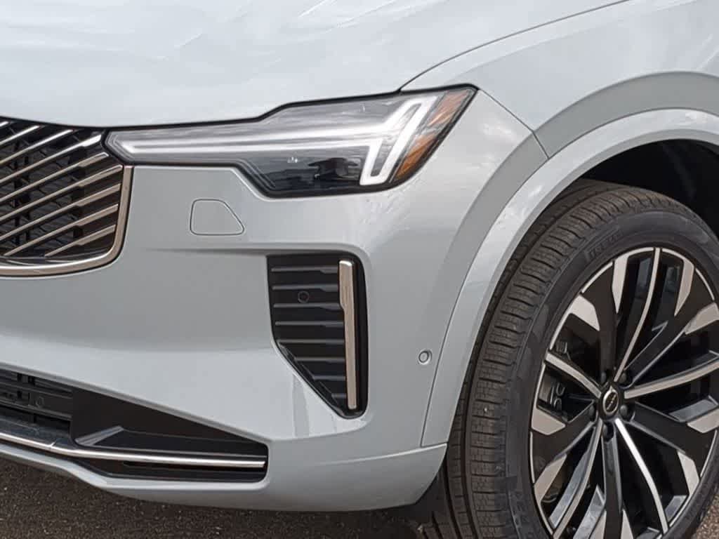 New 2026 Volvo XC90 B6 Plus w/ Protection Package AWD/4WD image 10
