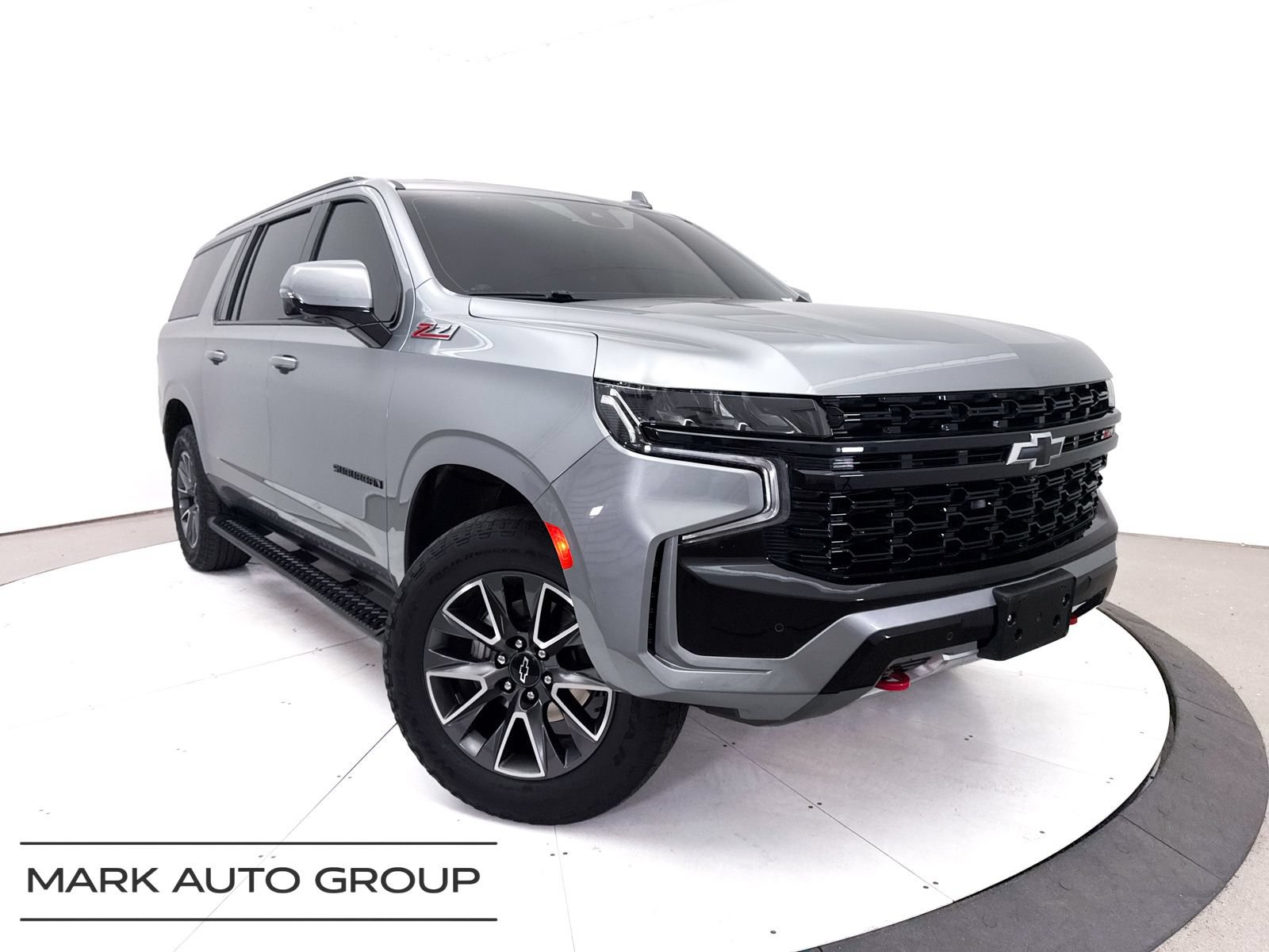 Used 2024 Chevrolet Suburban Z71 w/ Luxury Package AWD/4WD image 1